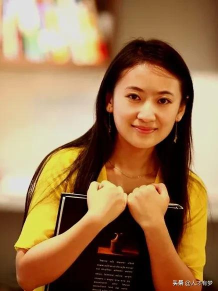 日常中如何树立增强自信心？有效方法之三：目光炯炯正视对方眼睛