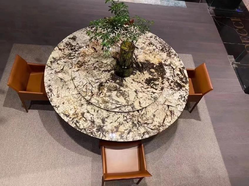 赋予餐桌新生命：金孔雀奢石在餐厅设计中的独特魅力