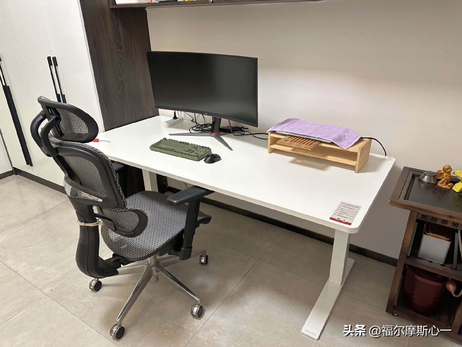 如何合理布局电脑桌,电脑桌怎么改造比较好看