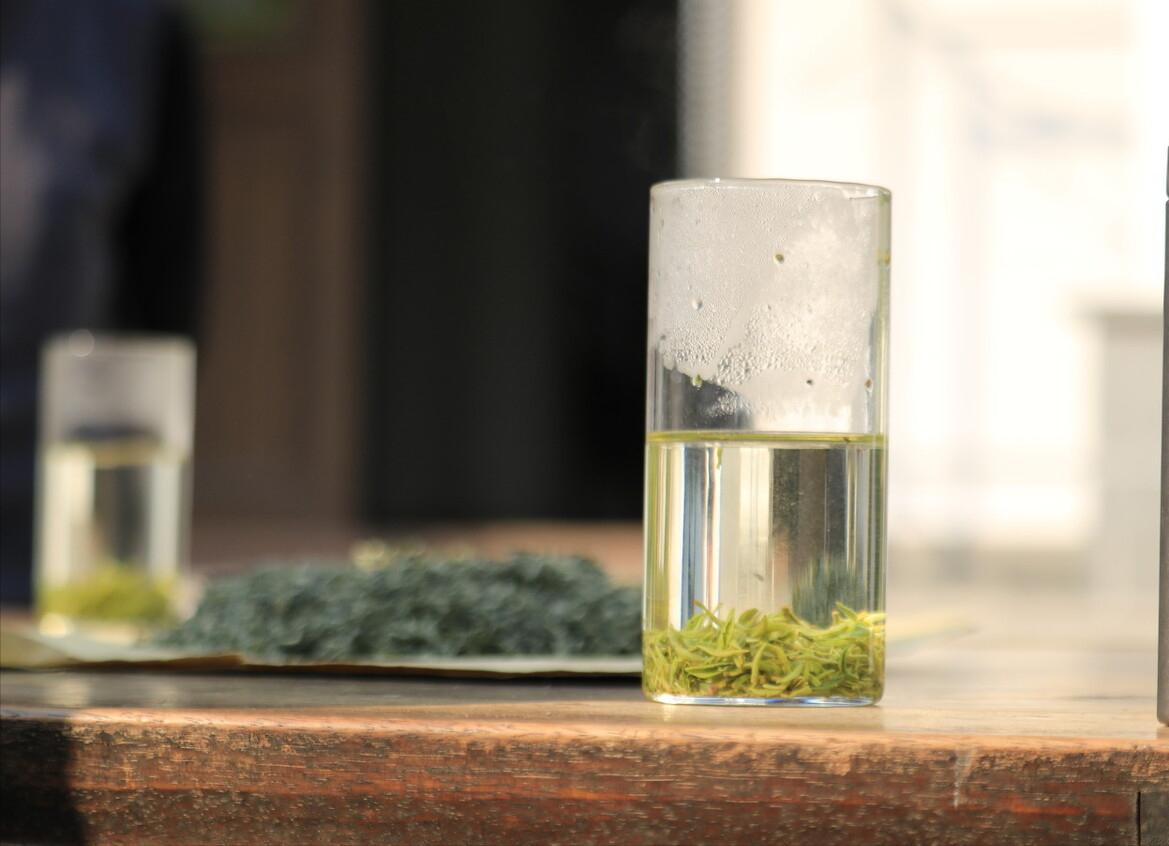 喝滇红金针茶会伤胃吗,喝凤凰单枞茶为什么比较伤胃