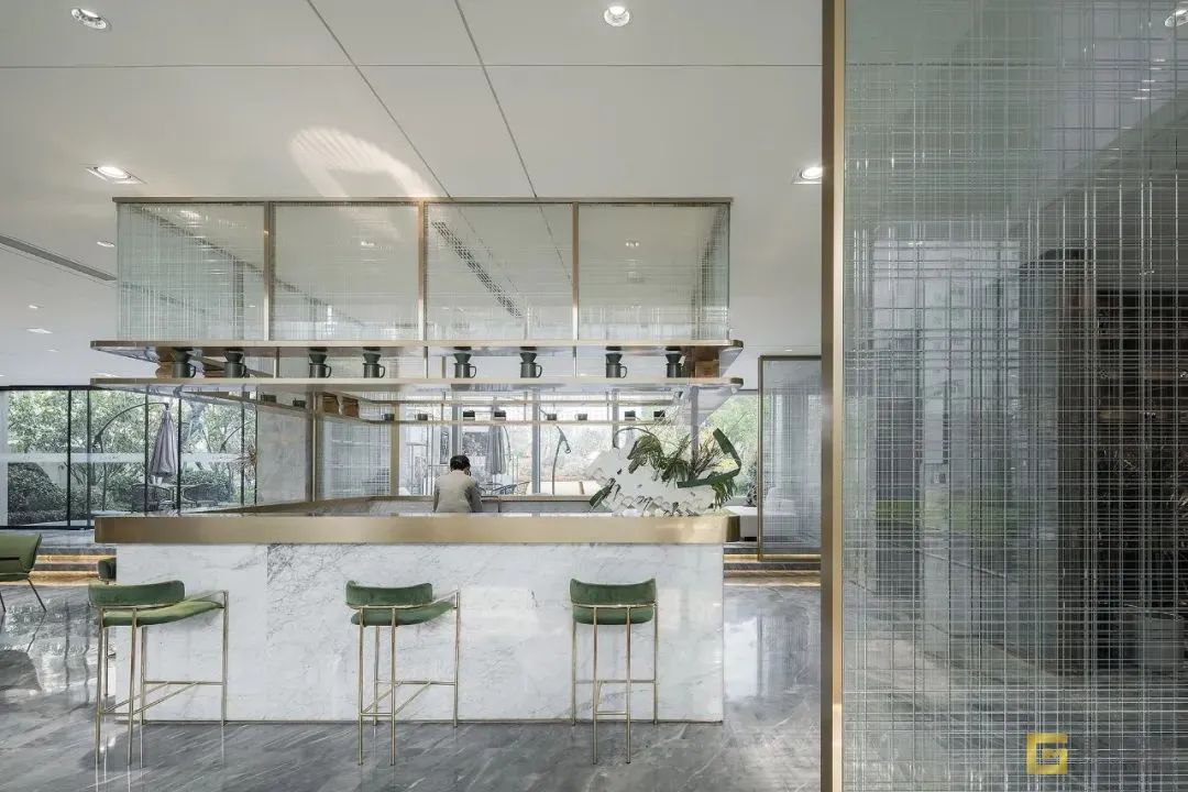 莫戈分享｜以简驭繁，追光逐影艺无境