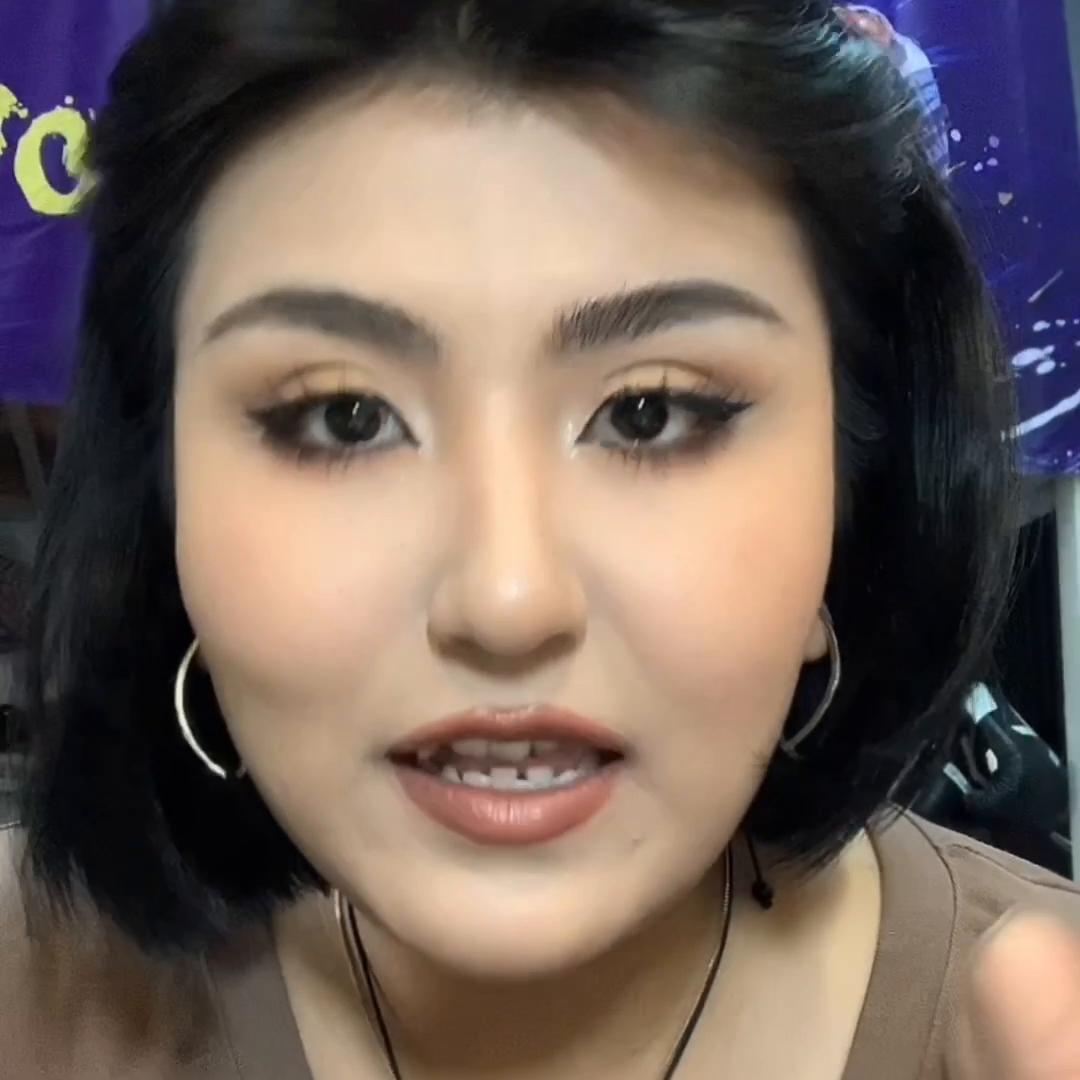 娜扎的抠搜便宜好物分享：粉底液，假睫毛，去闭口精华水，...