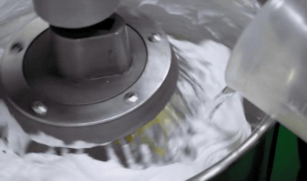 一层一层的奶油蛋糕怎么做,做一个千层蛋糕需要多少奶油