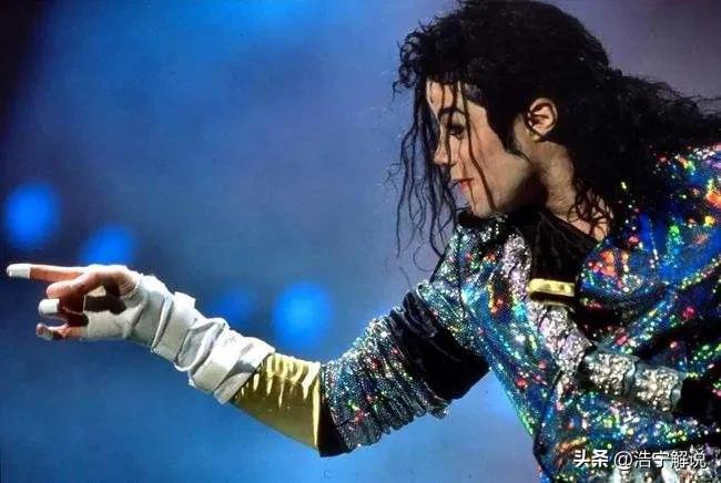 迈克尔杰克逊究竟是哪年成名的,迈克尔杰克逊是怎么学唱歌的