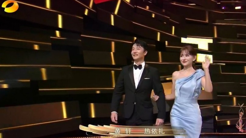 殷桃领奖穿搭,殷桃以往红毯造型