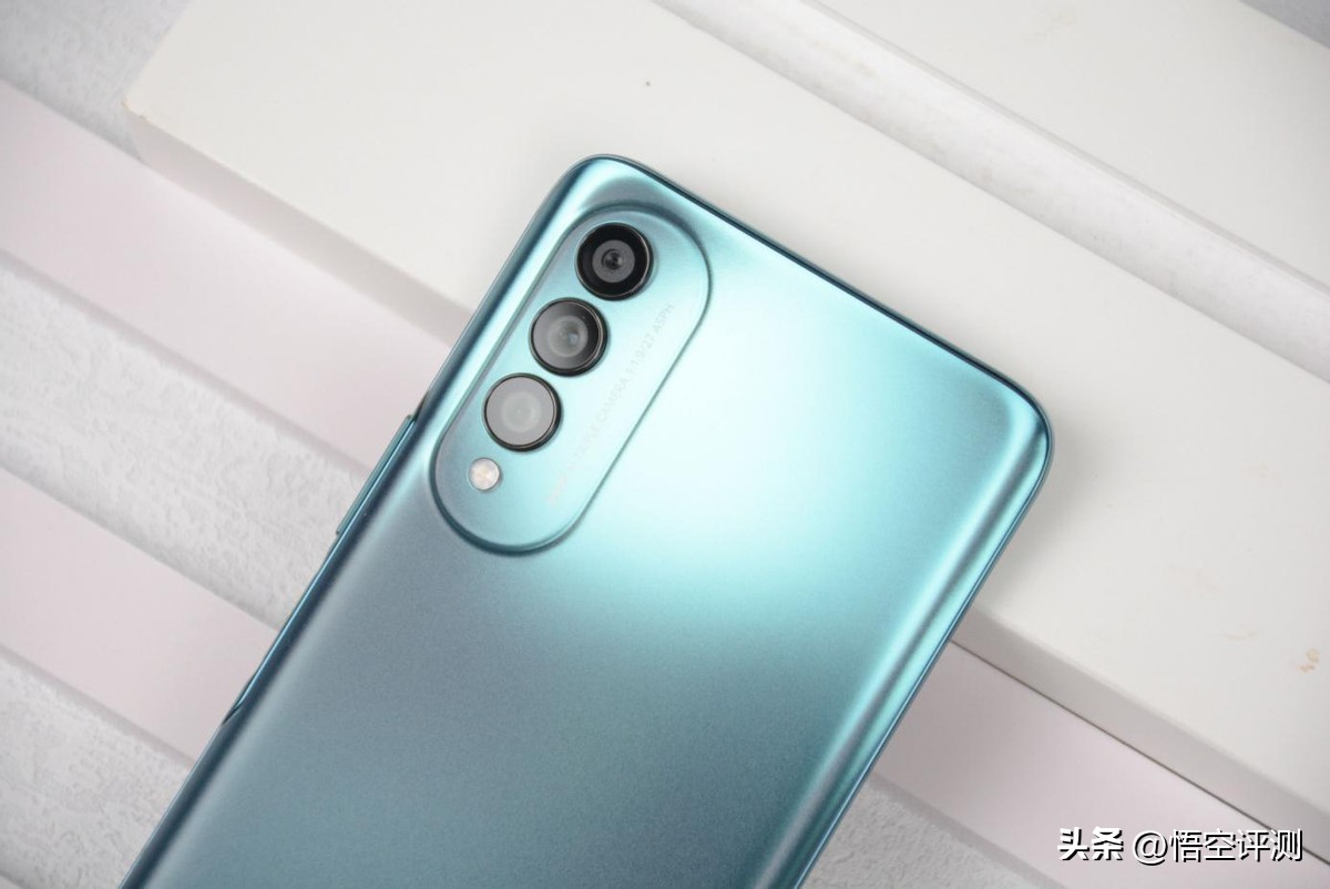 华为nova10z是曲面屏还是直屏机,华为nova10z是曲面屏吗