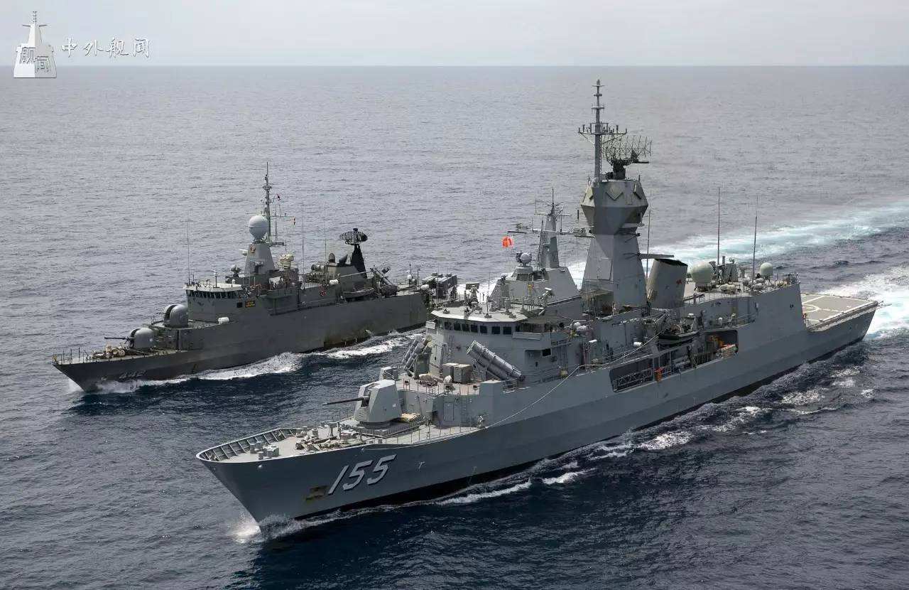 我军舰队驶入公海，某国驱逐舰阻拦，开国中将喊话：后果自负