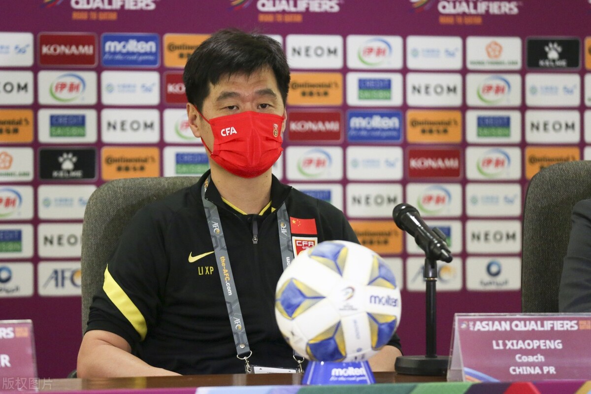 中国男足0:2阿曼,中国男足0-1阿曼