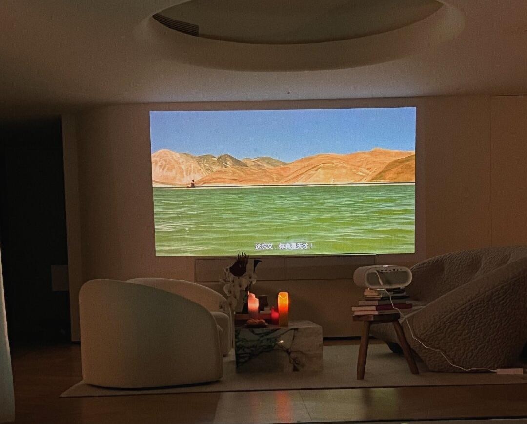 yoga7000投影仪看球,yoga7000投影天花板