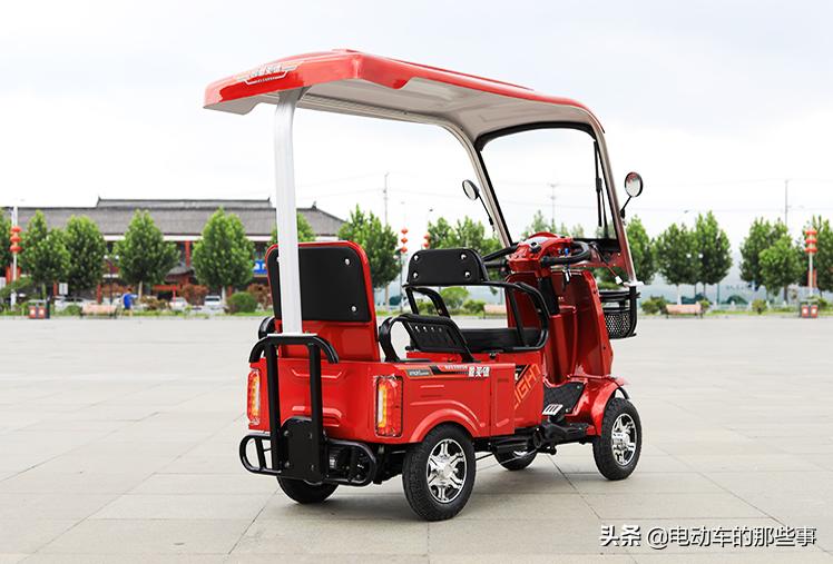 带棚全包围电动四轮车最新款,封闭电动四轮车最新款代步女士
