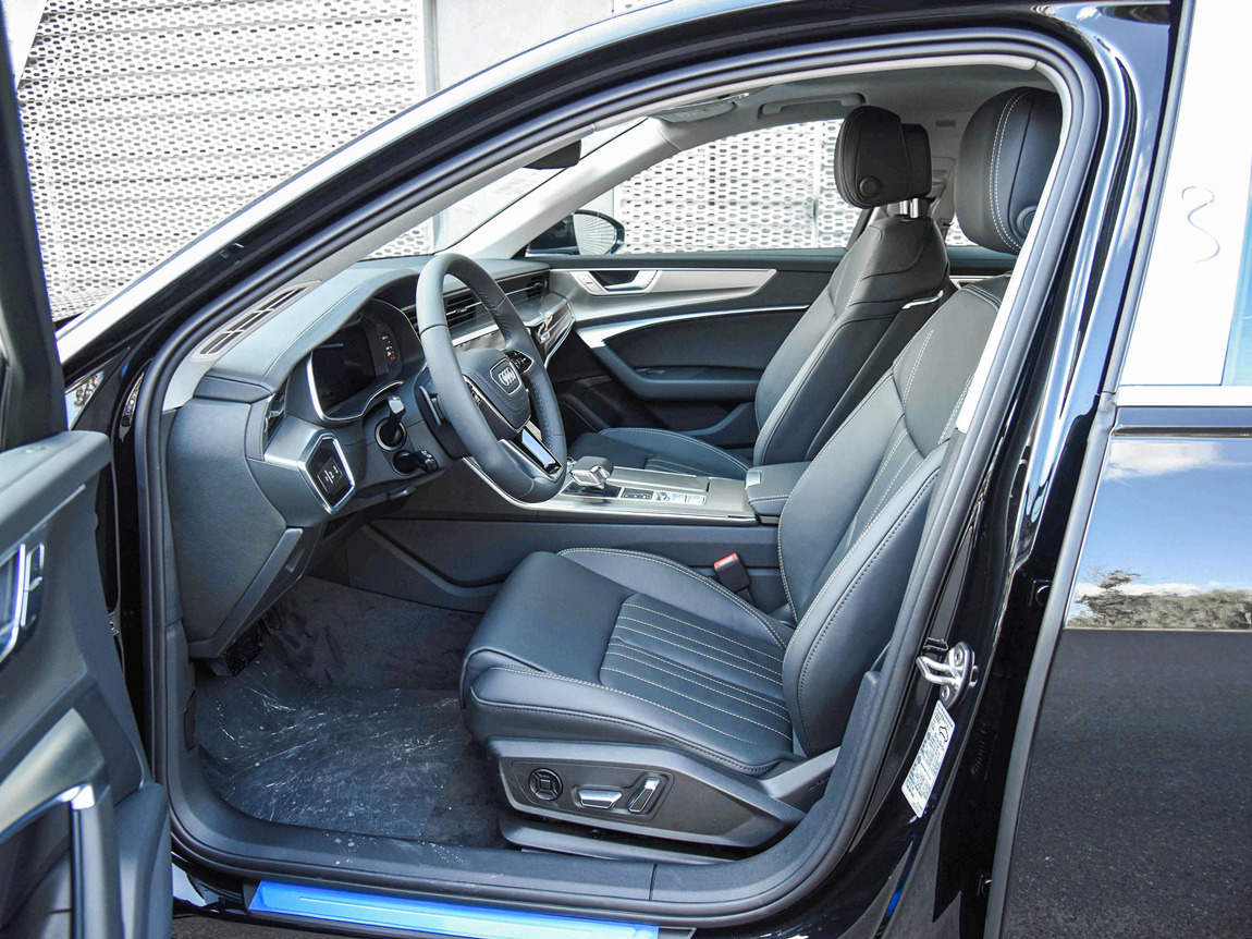 22款改款奥迪A6L45TFSI臻选致雅型：它可是奥迪A6L目前的主力车型