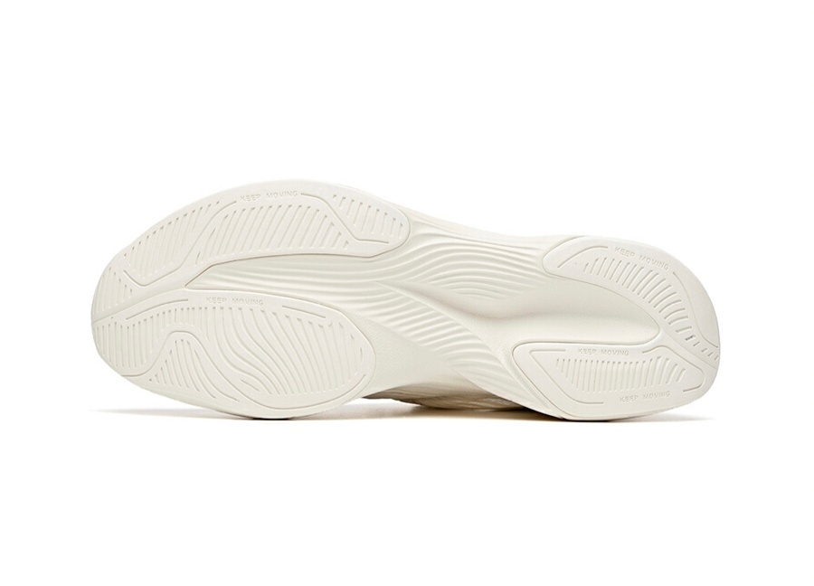 谷爱凌同款跑鞋太帅了，镂空跑鞋科技感强，安踏设计赶超李宁？