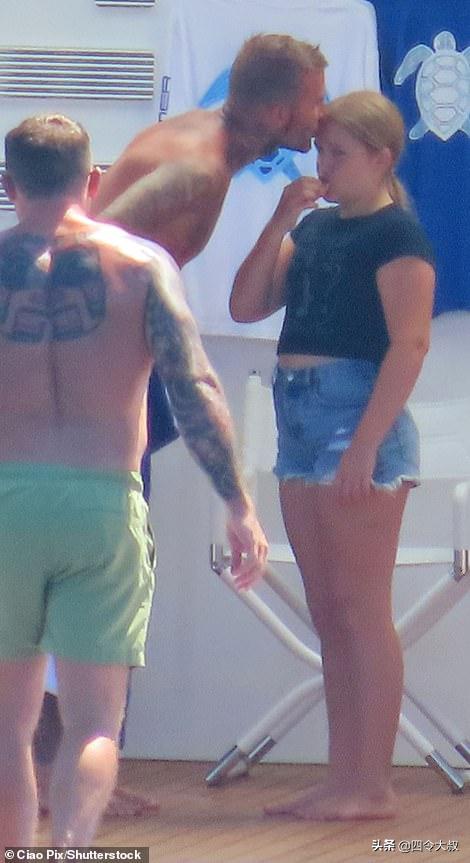 贝克汉姆被捉弄,贝克汉姆和贝嫂被主持人调侃