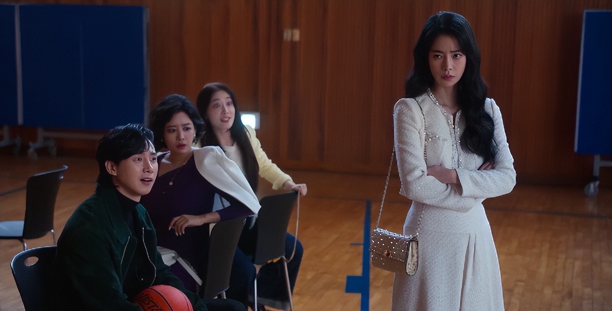 黑暗荣耀文恩和河道英在一起没,黑暗荣耀里河道英与文东恩谈话