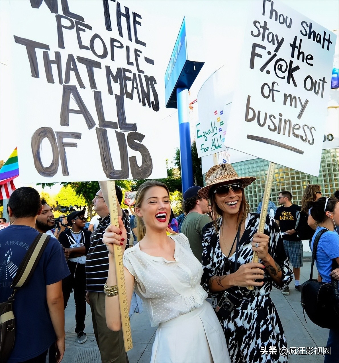 好莱坞不敢封杀，世界首富保驾护航，美国“女海王”要锤爆船长了