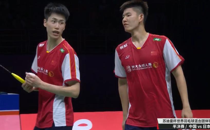 日本队提前庆祝夺冠,日本队庆祝球队赢球