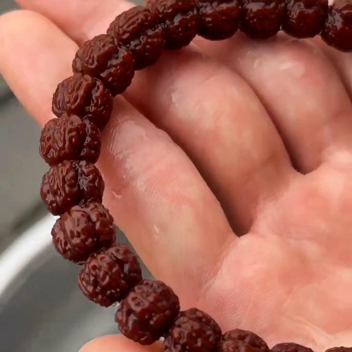 金刚菩提避免变黑,金刚菩提不泡透能直接盘玩吗