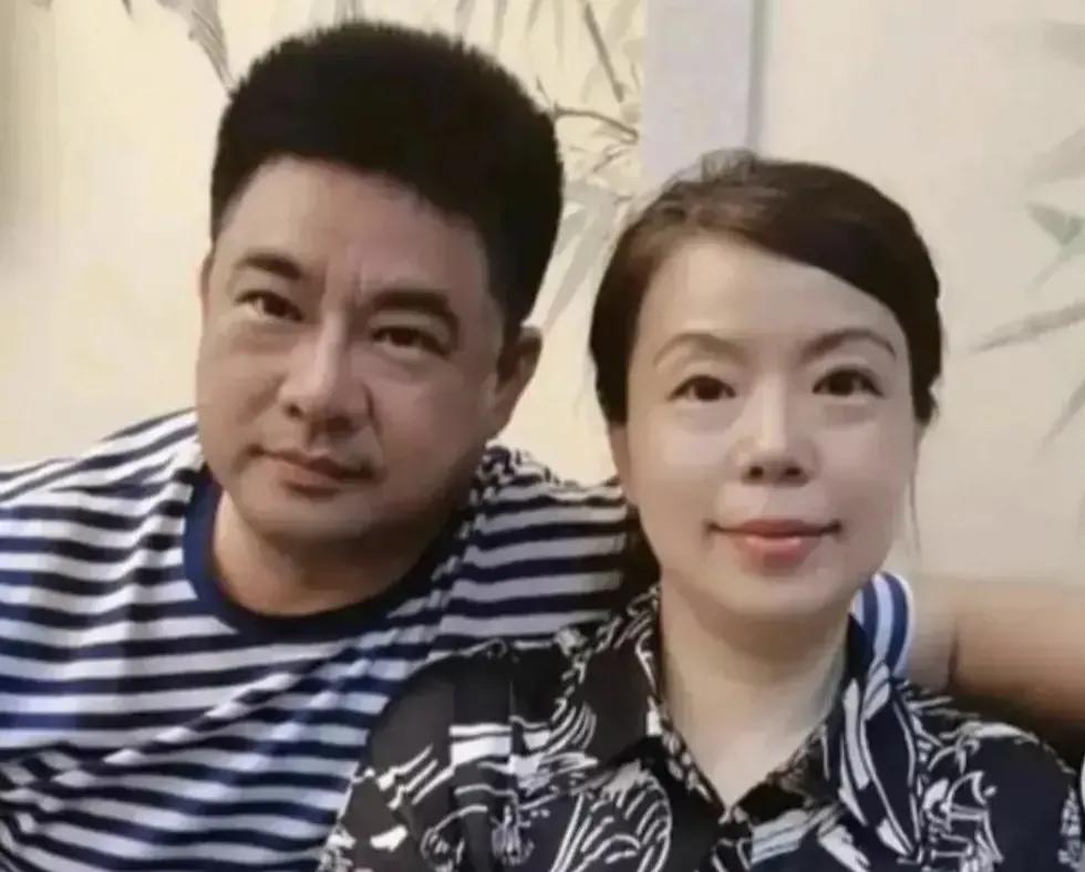 北海舅舅直播，称二八真相已出，暗指许敏炒作，郭威有对父母动手