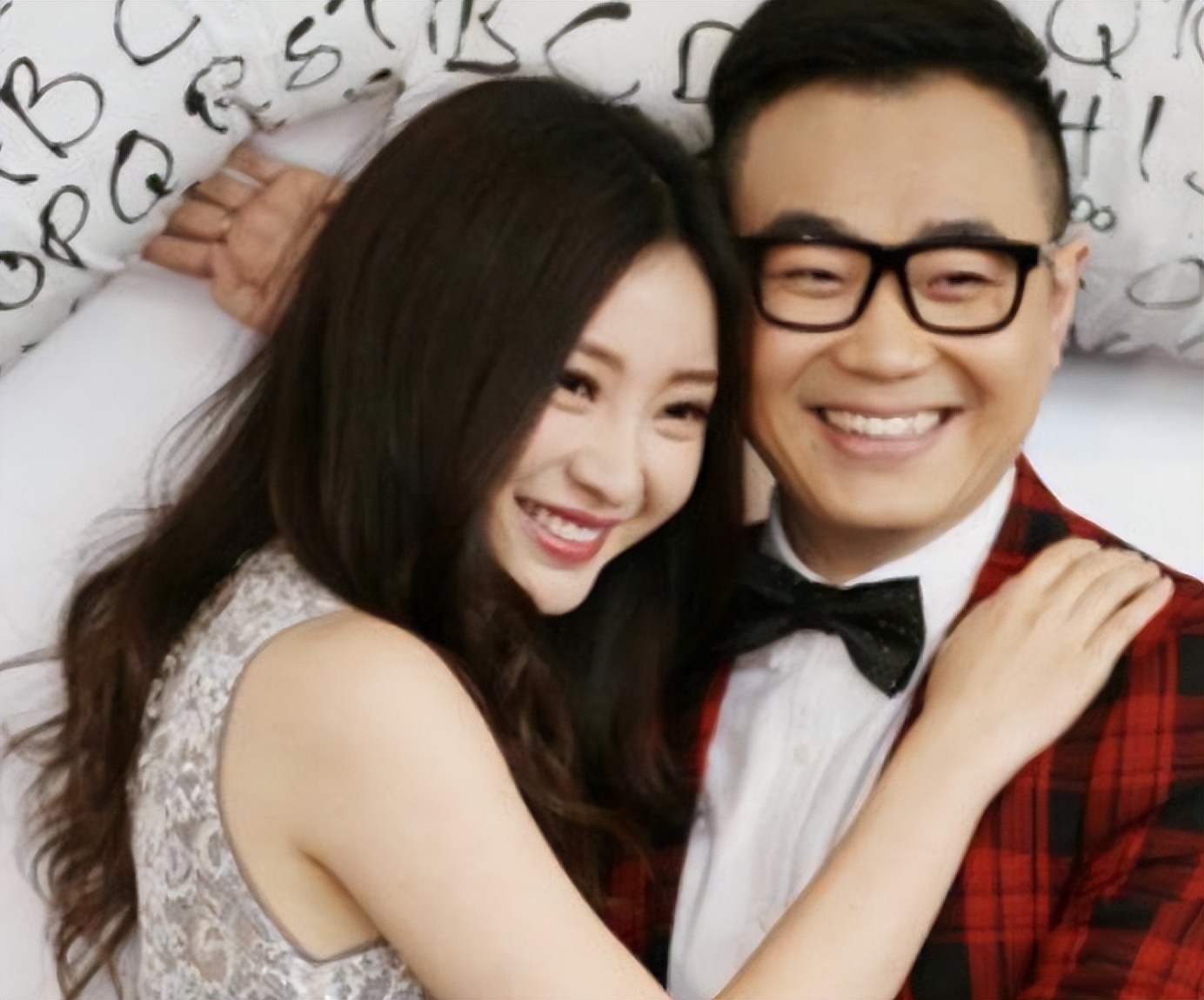 柳岩水蜜桃西装,柳岩水蜜桃礼服