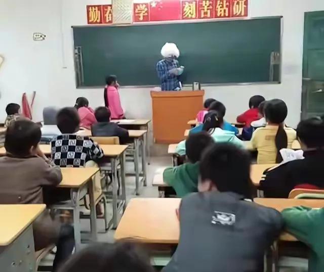 瀛︽牎缁欑敺瀛╁瓙鏁欏崼鐢熷肪鐢ㄦ硶,鐢锋暀甯堣鍗敓宸剧殑浣跨敤鏂规硶