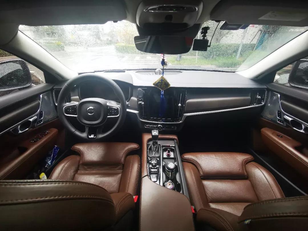 沃尔沃v90cc2022款试驾评测,沃尔沃v90和v90cc对比试驾