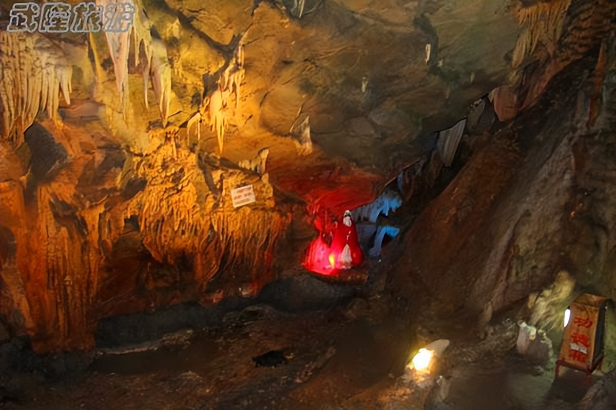 游玩武隆天生三桥和芙蓉洞住哪里,武隆仙女山天生三桥游