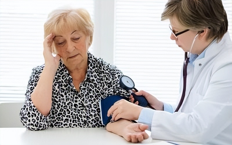 高血压患者感冒发烧怎么办,高血压患者感冒了吃何种药