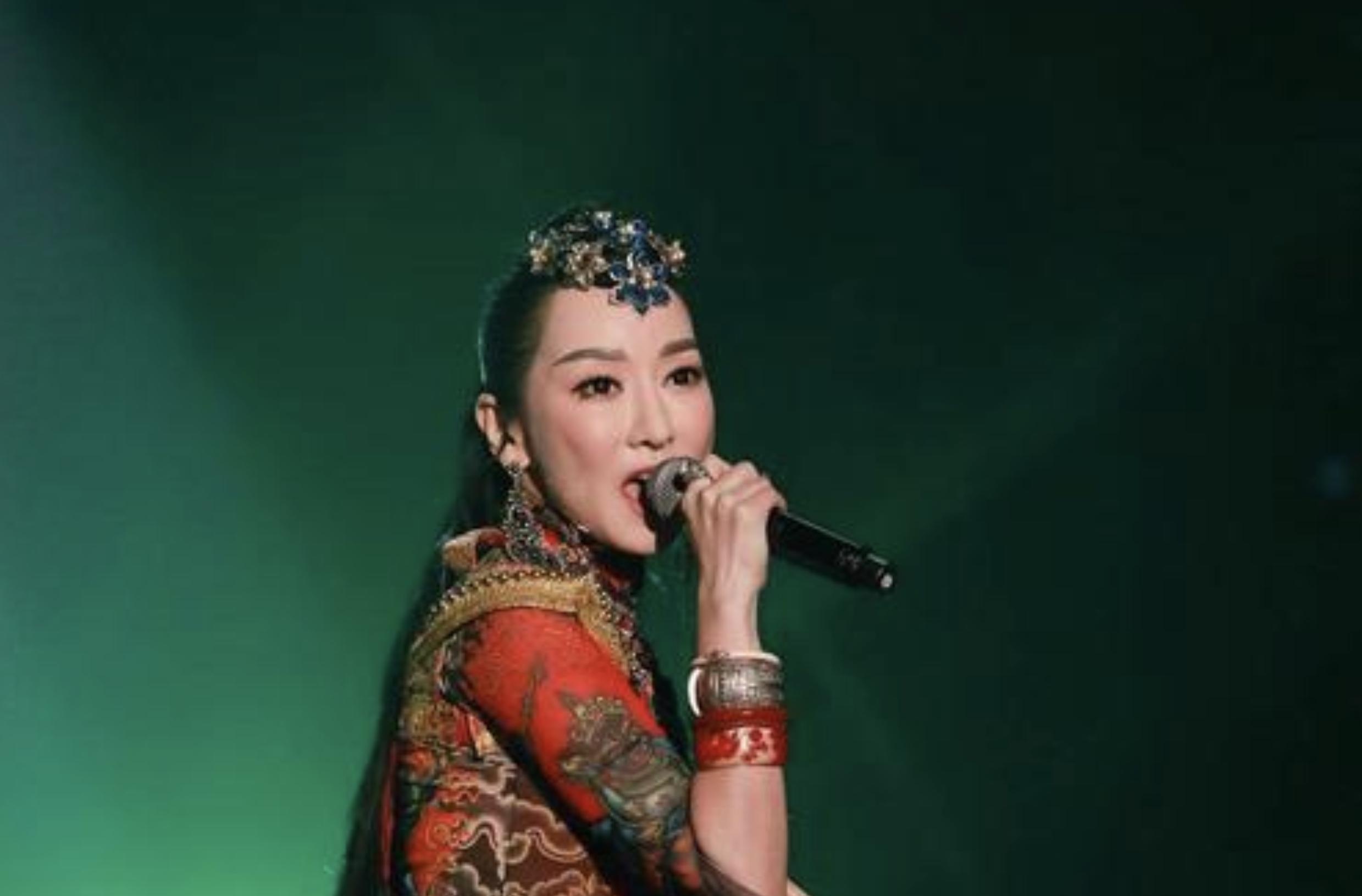 走出国门萨顶顶完整版,萨顶顶爆红后走出国门