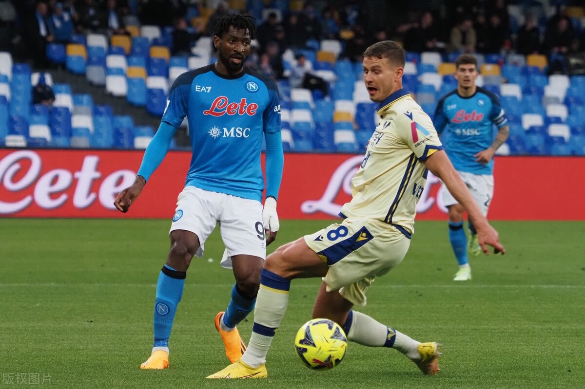 今日足球那不勒斯比赛结果,桑德兰vs哈德斯菲尔德半全场预测