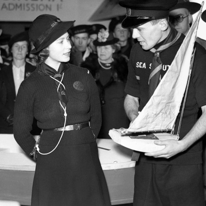 九十六张照片回顾英国女王的一生 (96张图看完英国女王的一生)