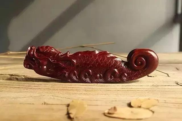 佛手雕件的寓意和象征,翡翠常见的雕件及寓意