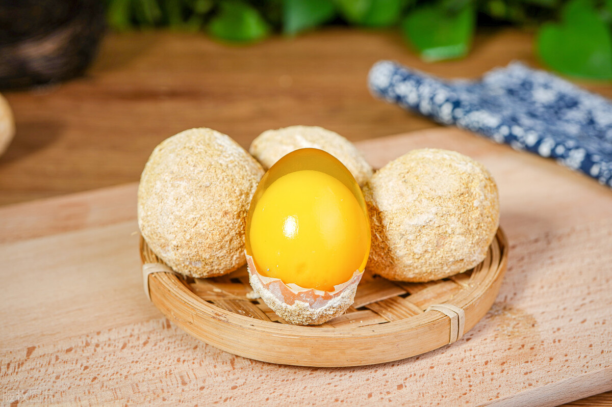 经常吃水煮蛋伤不伤肝,吃水煮蛋到底养肝还是伤肝