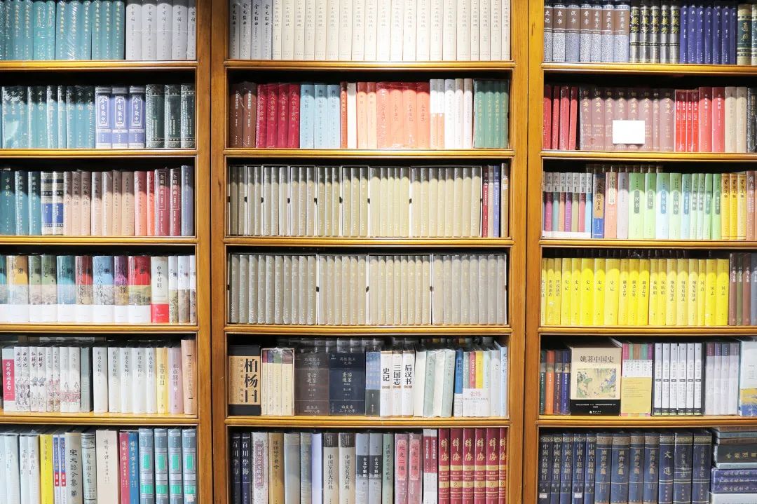 走进书店读书心得体会,走进图书馆感受书香气息