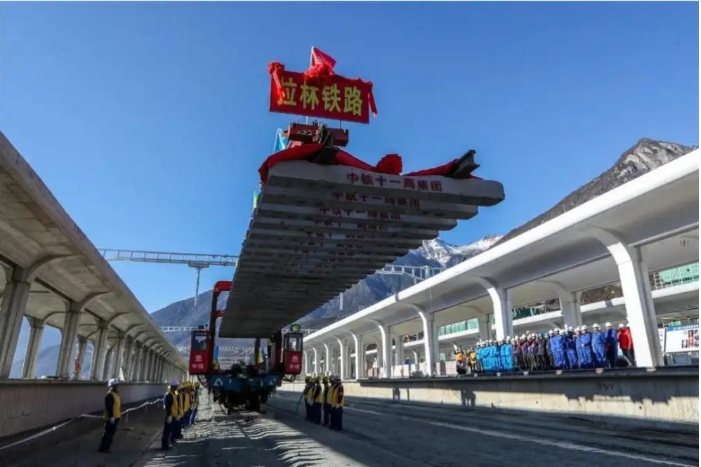 中国铁路最新负债,铁路亏损五万亿为何还要修铁路