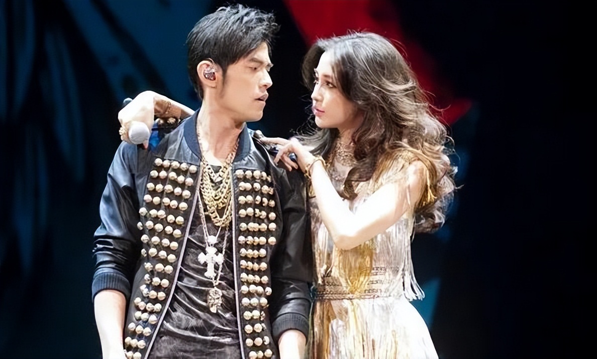 乘风破浪的姐姐第二季李菲儿身材,李菲儿花样滑冰北京八分钟热搜