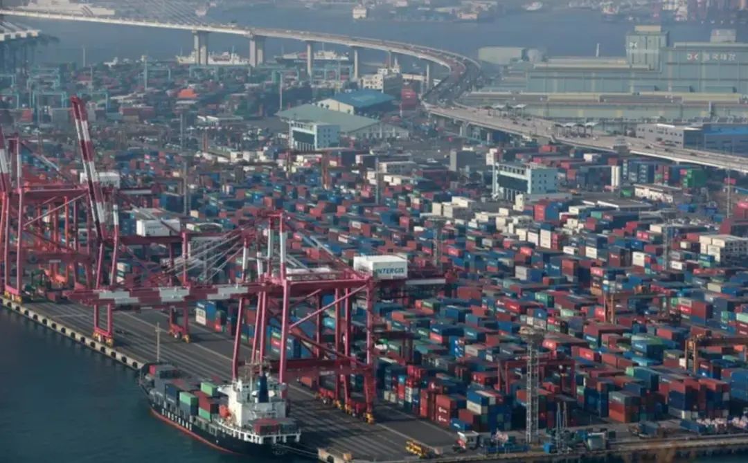 韩国在中国翻车！经济开始雪崩，终于有人意识到：都是美国的错！