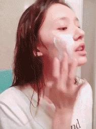 夏天敷补水保湿面膜,敷个面膜补补水分