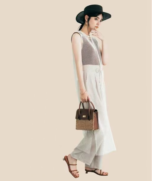 比米色优雅,比棕色显白,今夏的“裸肤色”凭什么火了?