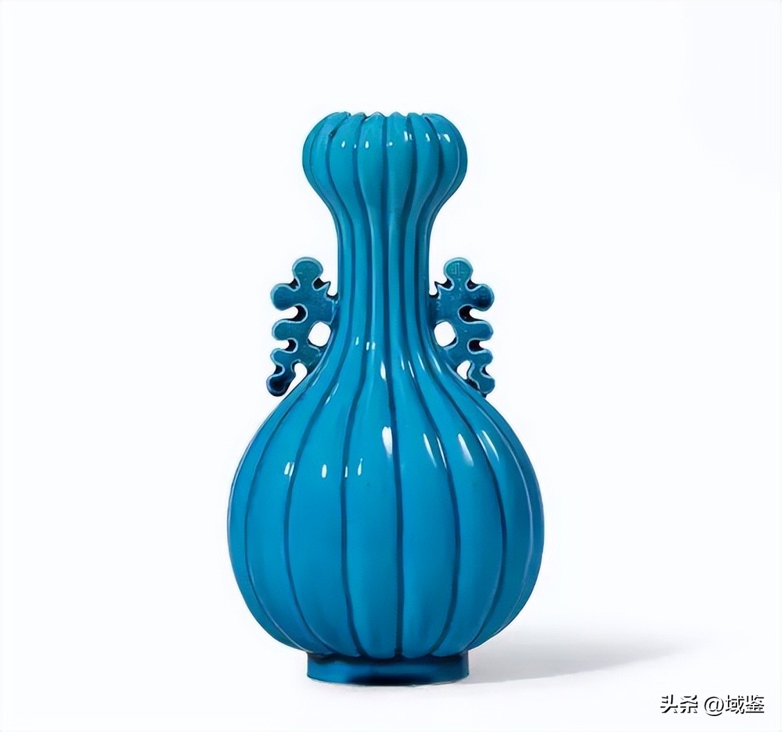 明清孔雀蓝釉仰莲纹执壶,明清翠青釉官窑瓷器鉴赏