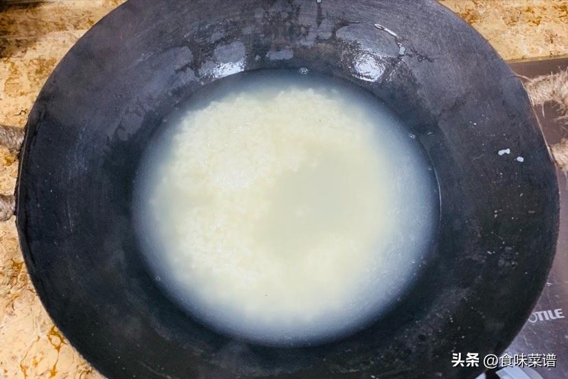 刚买的新铁锅怎么开锅不需要猪肉,新铁锅买回来有没有简单方法开锅