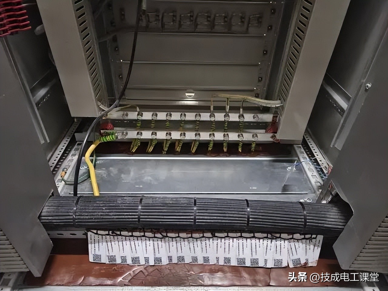 电工接线盒线如何整理,电工怎么才能把线操作的横平竖直