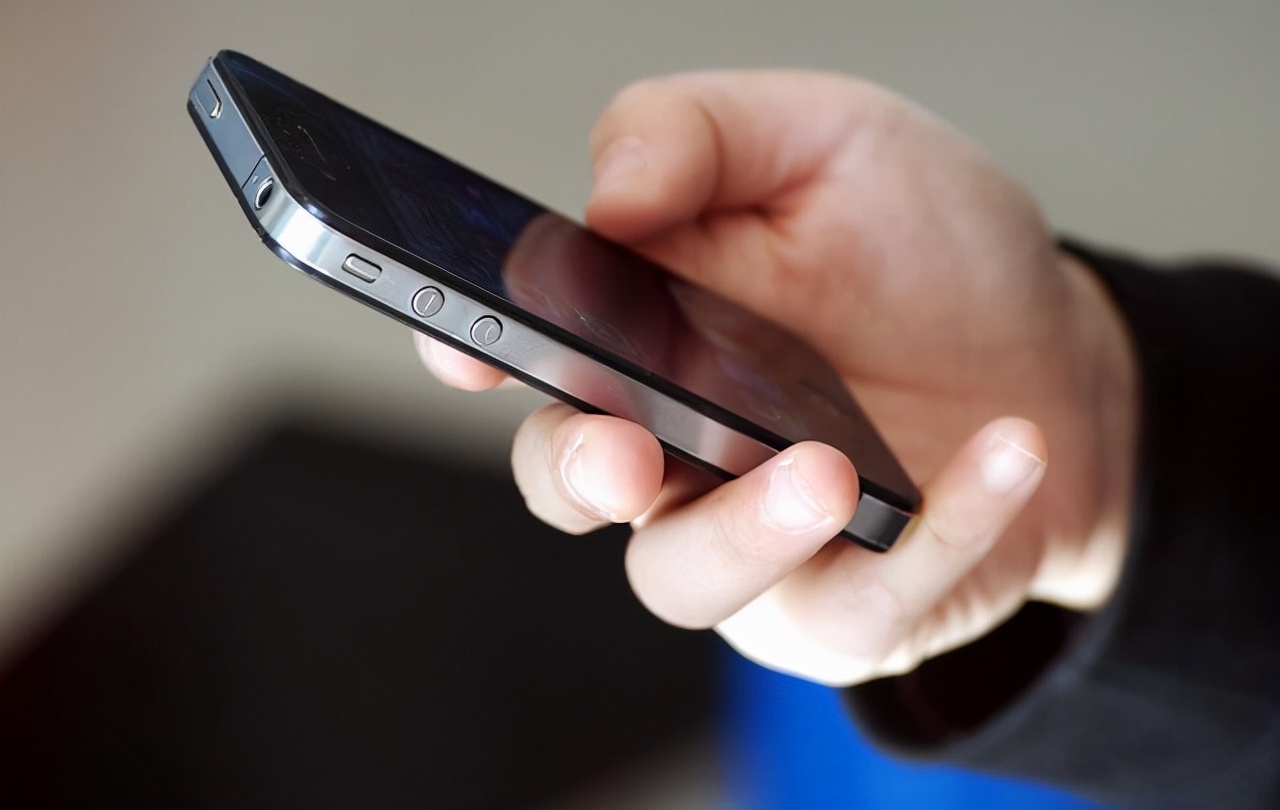 苹果手机网购和实体店有什么区别,网购手机和线下买手机区别