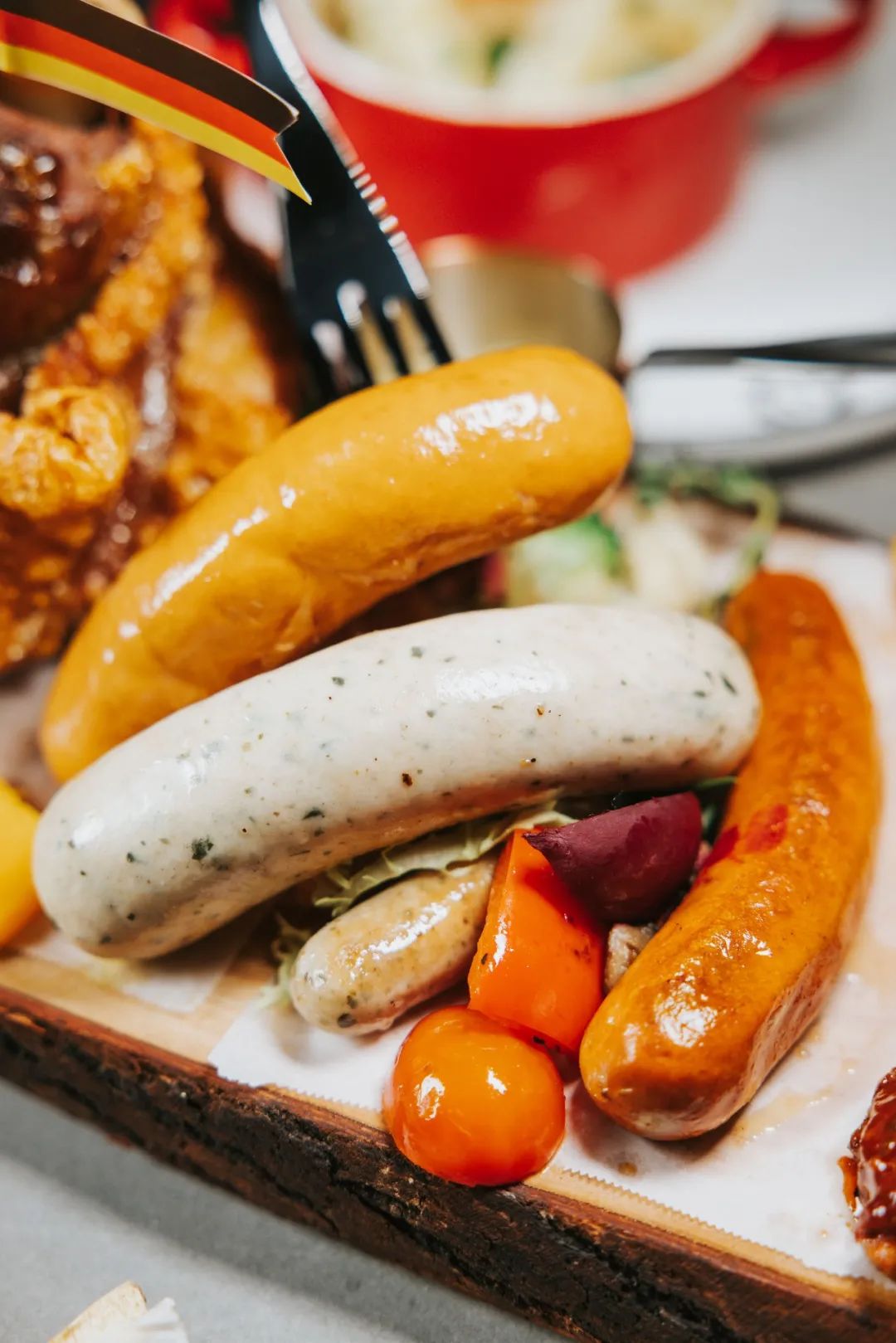 “本想来吃榜①德餐，没想到被绝美江景迷住了...”