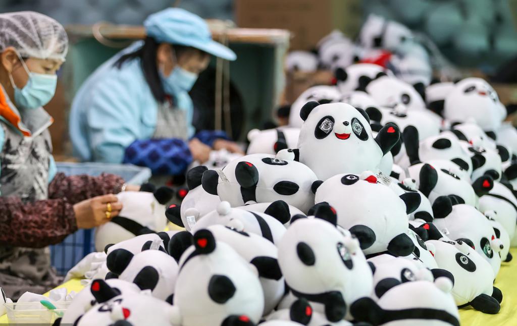 顶流冰墩墩遭人工拆除,顶流冰墩墩万众追捧