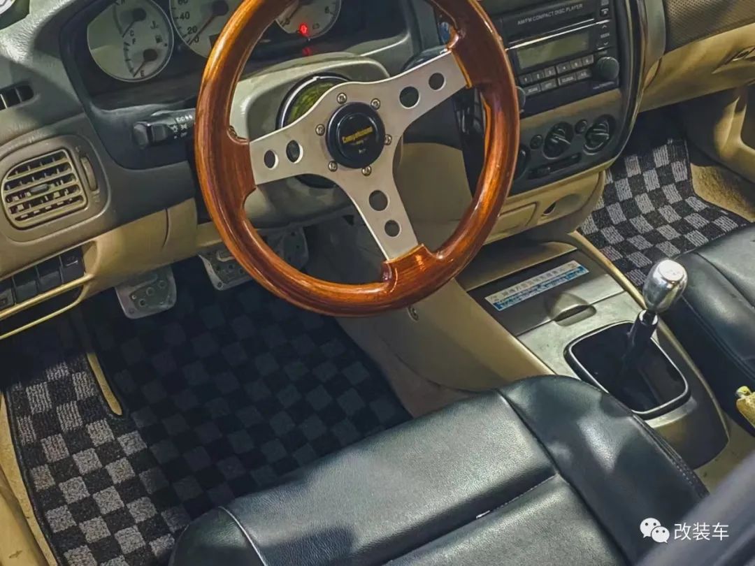 马自达323玩漂移,马自达323狂飙