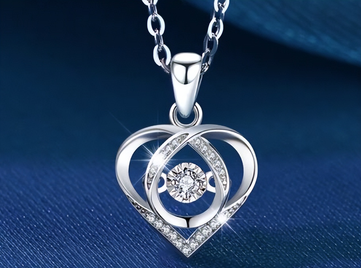 奢侈品入门项链怎么选,钻石项链比较