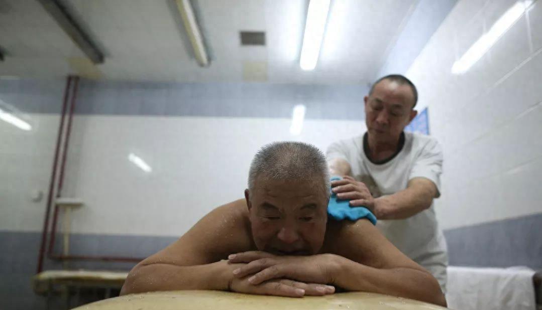 洗澡三大禁忌别忽视,老年人洗澡的十大禁忌