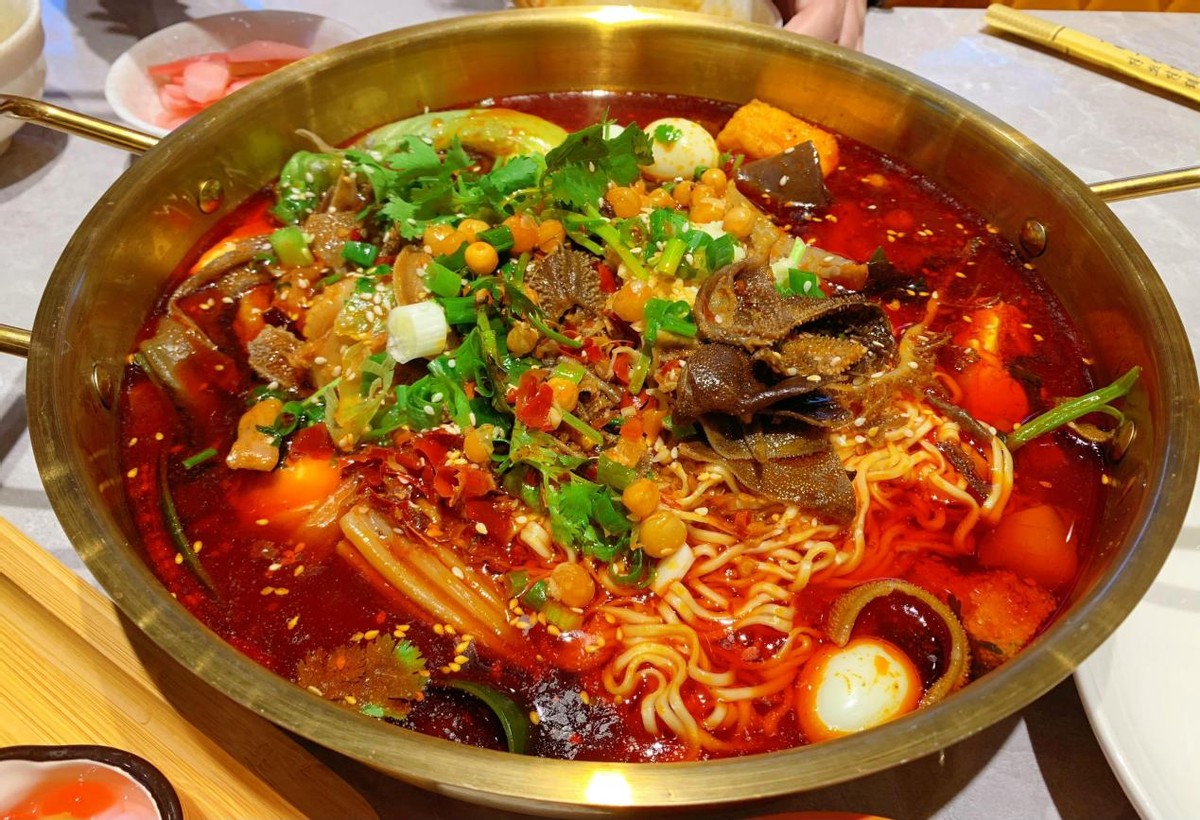 冒牌货冒菜加盟店运营情况,冒菜加盟一般要花多少钱呢