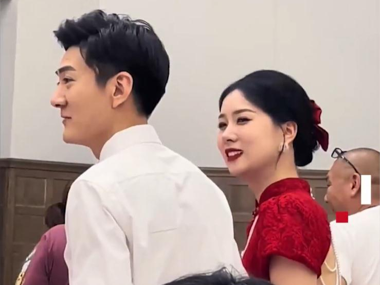 最美新娘实拍婚礼现场喜结良缘,新娘美丽端庄大方婚礼现场