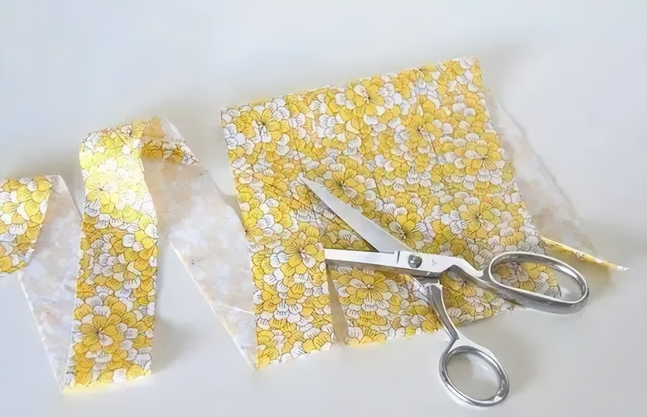 缝纫必看小妙招，省布包边条的裁剪方法，你一定要学学！